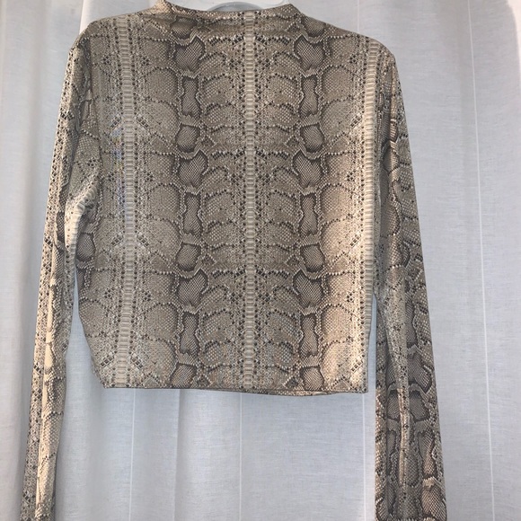 Snake skin long sleeve crop - Picture 4 of 4